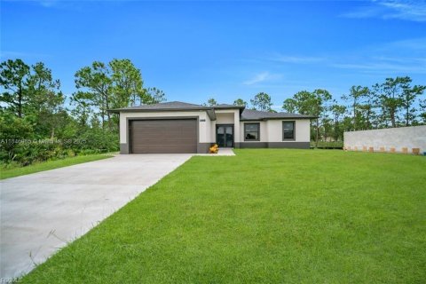 House in Lehigh Acres, Florida 4 bedrooms № 1846297 - photo 8