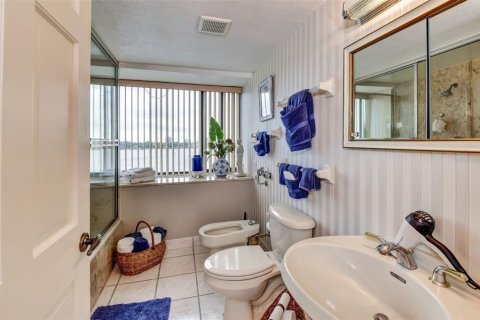 Condo in Daytona Beach, Florida, 3 bedrooms № 2330536 - photo 15