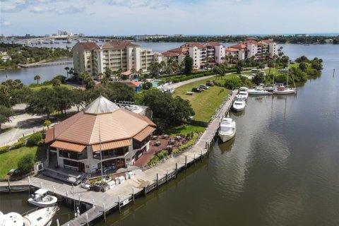 Condo in Daytona Beach, Florida, 3 bedrooms № 2330536 - photo 22