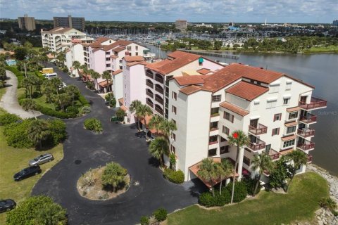 Condo in Daytona Beach, Florida, 3 bedrooms № 2330536 - photo 28