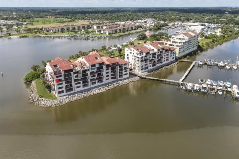 Condo in Daytona Beach, Florida, 3 bedrooms № 2330536 - photo 27