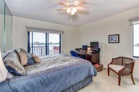 Condo in Daytona Beach, Florida, 3 bedrooms № 2330536 - photo 16