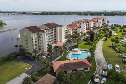 Condo in Daytona Beach, Florida, 3 bedrooms № 2330536 - photo 19