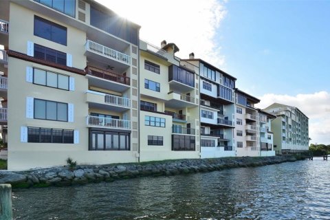 Condo in Daytona Beach, Florida, 3 bedrooms № 2330536 - photo 30