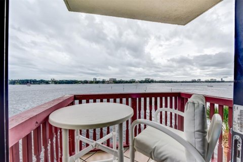 Condo in Daytona Beach, Florida, 3 bedrooms № 2330536 - photo 12