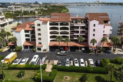 Condo in Daytona Beach, Florida, 3 bedrooms № 2330536 - photo 20