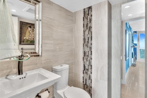 Condo in Miami Beach, Florida, 1 bedroom  № 1714562 - photo 16
