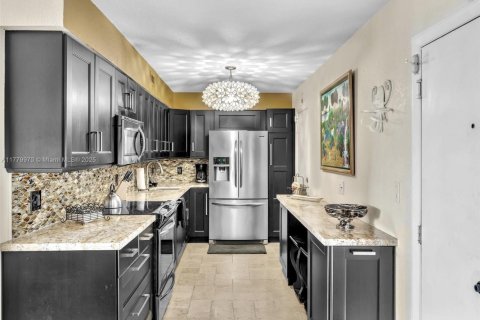 Condo in Miami Beach, Florida, 1 bedroom  № 1714562 - photo 12