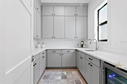 Casa en venta en Tampa, Florida, 5 dormitorios, 447.79 m2 № 1839074 - foto 18