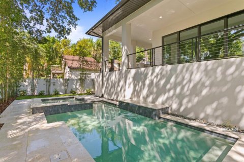 Casa en venta en Tampa, Florida, 5 dormitorios, 447.79 m2 № 1839074 - foto 3