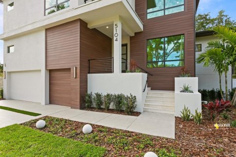 Casa en venta en Tampa, Florida, 5 dormitorios, 447.79 m2 № 1839074 - foto 2