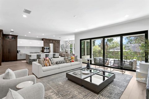Casa en venta en Tampa, Florida, 5 dormitorios, 447.79 m2 № 1839074 - foto 10
