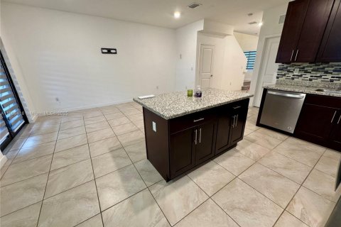 Townhouse in Homestead, Florida 4 bedrooms, 156.08 sq.m. № 1956993 - photo 11