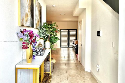 Townhouse in Homestead, Florida 4 bedrooms, 156.08 sq.m. № 1956993 - photo 4