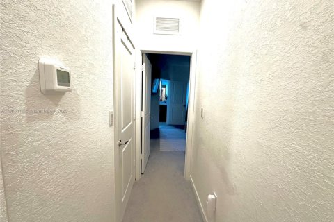 Townhouse in Homestead, Florida 4 bedrooms, 156.08 sq.m. № 1956993 - photo 18