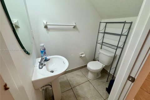 Townhouse in Homestead, Florida 4 bedrooms, 156.08 sq.m. № 1956993 - photo 16