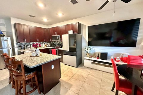 Townhouse in Homestead, Florida 4 bedrooms, 156.08 sq.m. № 1956993 - photo 9