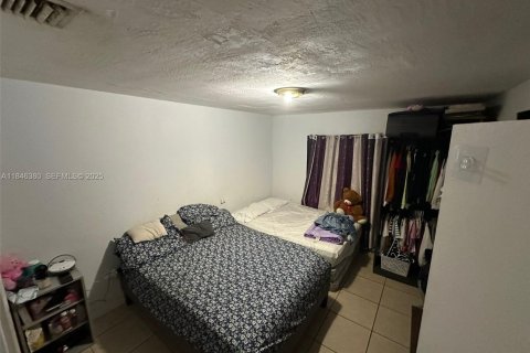 Commercial property in Opa-locka, Florida 247.4 sq.m. № 1940881 - photo 17