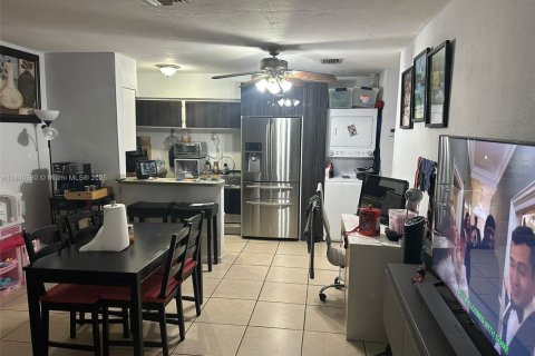 Commercial property in Opa-locka, Florida 247.4 sq.m. № 1940881 - photo 1