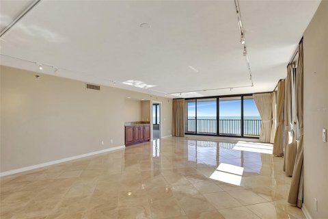 Condo in Hutchinson Island South, Florida, 3 bedrooms  № 1614467 - photo 18