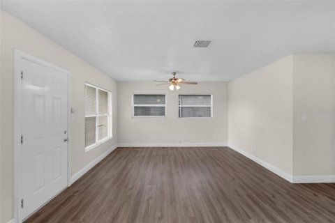 Casa en venta en Orlando, Florida, 3 dormitorios, 125.42 m2 № 1801361 - foto 11