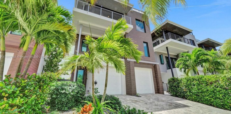 Villa ou maison à Hollywood, Floride 3 chambres, 345.6 m2 № 1860655