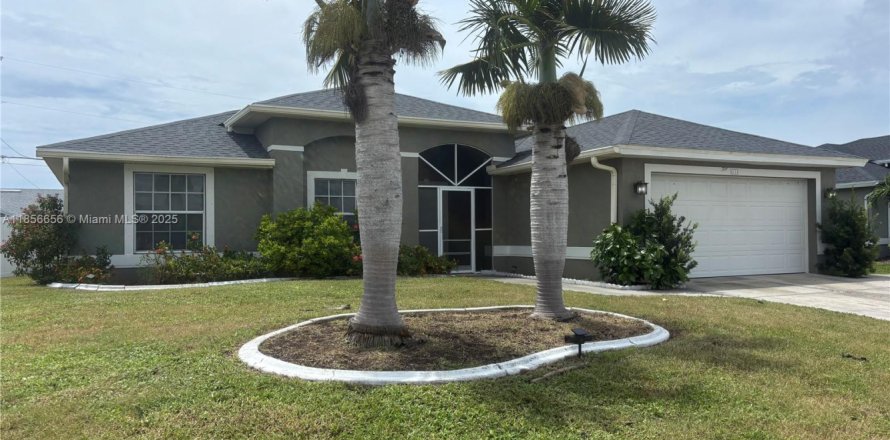 Casa en Cape Coral, Florida 3 dormitorios № 2022889
