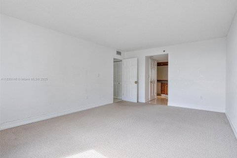 Condo in Sunny Isles Beach, Florida, 3 bedrooms  № 1804581 - photo 24