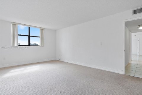 Condo in Sunny Isles Beach, Florida, 3 bedrooms  № 1804581 - photo 23