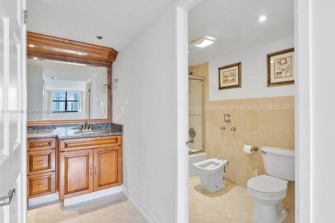 Condo in Sunny Isles Beach, Florida, 3 bedrooms  № 1804581 - photo 28