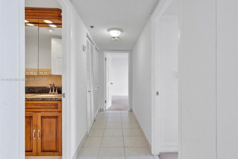 Condo in Sunny Isles Beach, Florida, 3 bedrooms  № 1804581 - photo 20