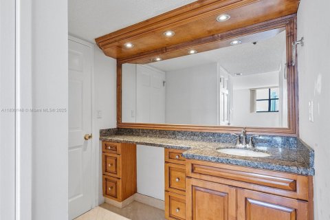 Condo in Sunny Isles Beach, Florida, 3 bedrooms  № 1804581 - photo 29