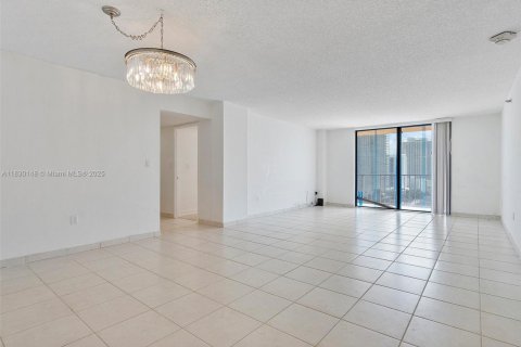 Condo in Sunny Isles Beach, Florida, 3 bedrooms  № 1804581 - photo 3
