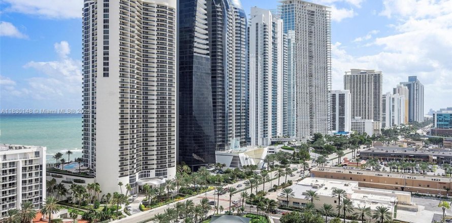 Condo in Sunny Isles Beach, Florida, 3 bedrooms  № 1804581