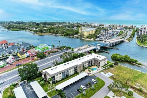 Condo à Sarasota, Floride, 2 chambres  № 2314604