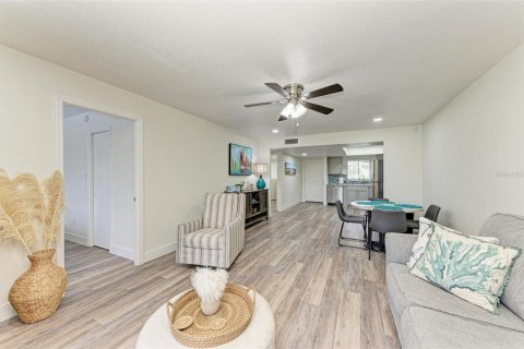 Copropriété à vendre à Sarasota, Floride: 2 chambres, 84.54 m2 № 2314604 - photo 20