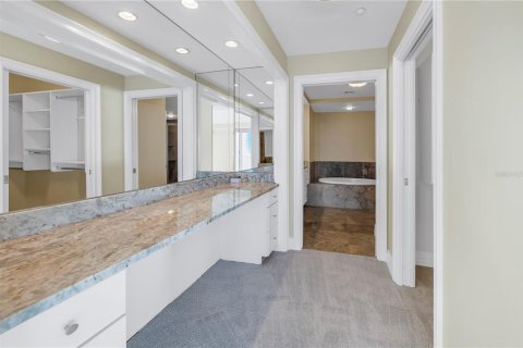 Condo in Clearwater, Florida, 5 bedrooms  № 1554175 - photo 26