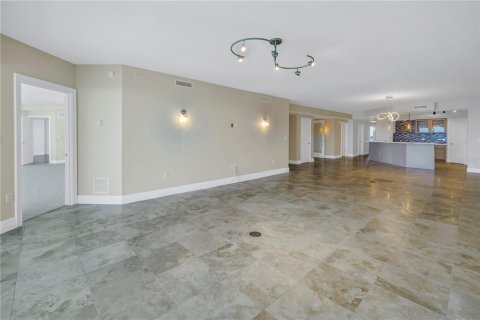 Condo in Clearwater, Florida, 5 bedrooms  № 1554175 - photo 30