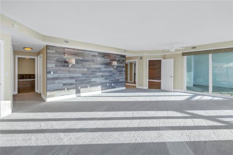 Condo in Clearwater, Florida, 5 bedrooms  № 1554175 - photo 24