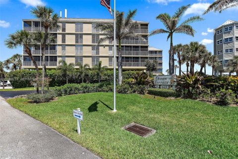Condominio en alquiler en Hutchinson Island South, Florida, 2 dormitorios, 111.48 m2 № 2045505 - foto 28