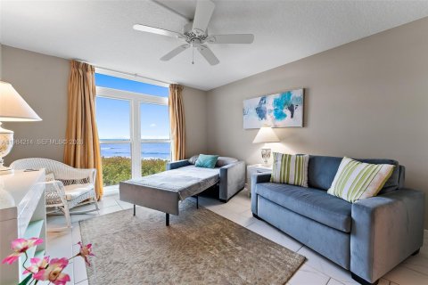 Condominio en alquiler en Hutchinson Island South, Florida, 2 dormitorios, 111.48 m2 № 2045505 - foto 20