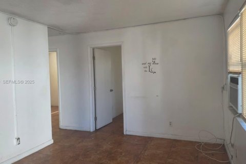 Immobilier commercial à vendre à Belle Glade, Floride: 231.88 m2 № 1986796 - photo 6