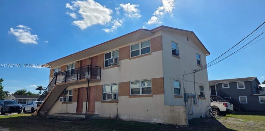 Immobilier commercial à Belle Glade, Floride 231.88 m2 № 1986796