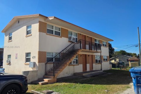 Immobilier commercial à vendre à Belle Glade, Floride: 231.88 m2 № 1986796 - photo 2