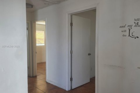 Immobilier commercial à vendre à Belle Glade, Floride: 231.88 m2 № 1986796 - photo 7