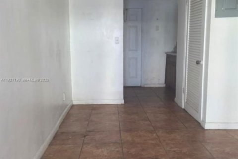 Immobilier commercial à vendre à Belle Glade, Floride: 231.88 m2 № 1986796 - photo 8
