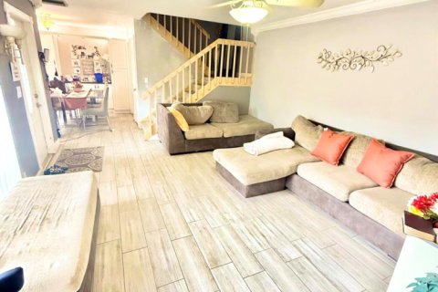 Touwnhouse à vendre à Palm Springs, Floride: 3 chambres, 143.07 m2 № 2082269 - photo 7