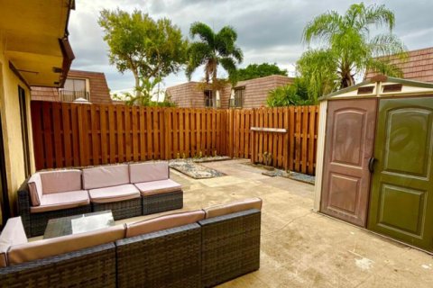 Touwnhouse à vendre à Palm Springs, Floride: 3 chambres, 143.07 m2 № 2082269 - photo 5