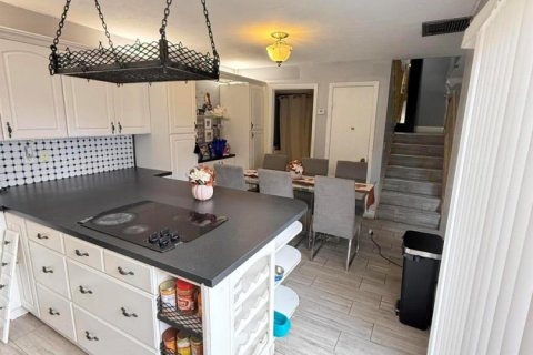 Touwnhouse à vendre à Palm Springs, Floride: 3 chambres, 143.07 m2 № 2082269 - photo 2