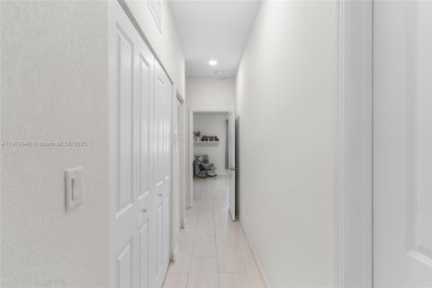 Adosado en alquiler en Homestead, Florida, 3 dormitorios, 169.08 m2 № 1975015 - foto 26